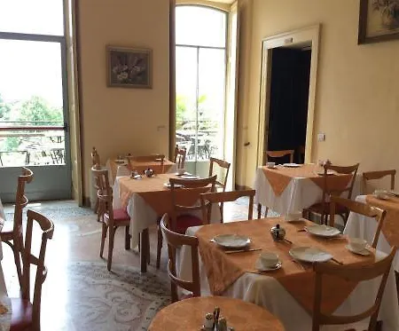 Della Quercia 3*